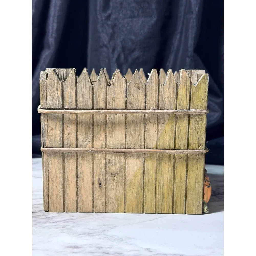 Wooden Box OR Planter with Pumpkins On One Side & Picket Fence‎ 5